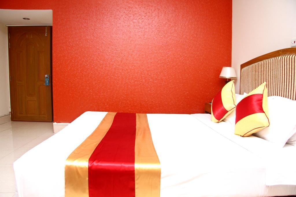 Hotel Swiss Palace Dhaka Bagian luar foto