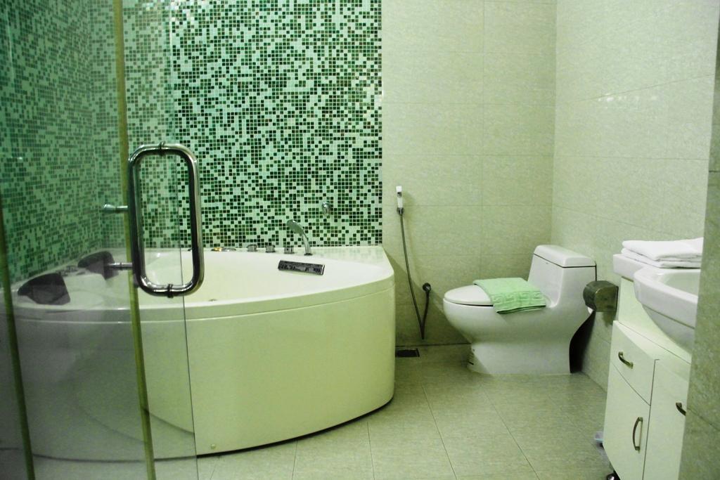 Hotel Swiss Palace Dhaka Bagian luar foto