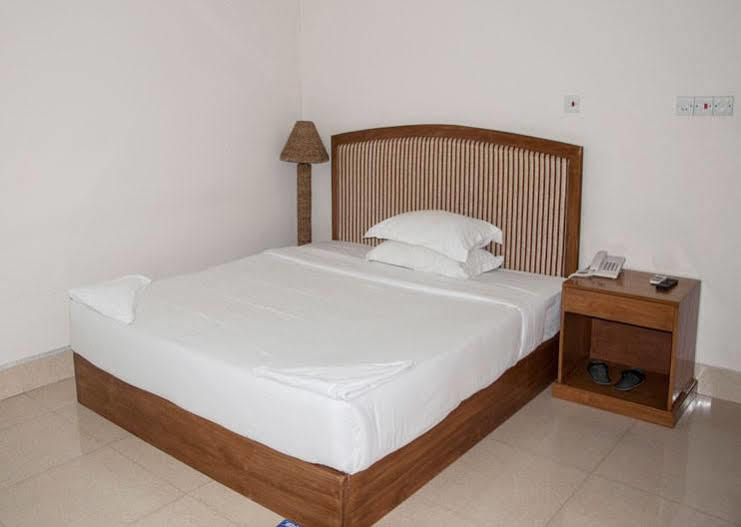 Hotel Swiss Palace Dhaka Bagian luar foto